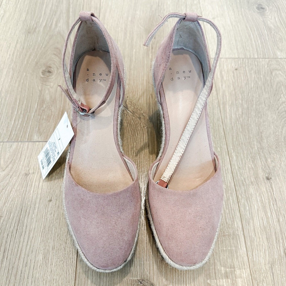 Closed Toe Wedges